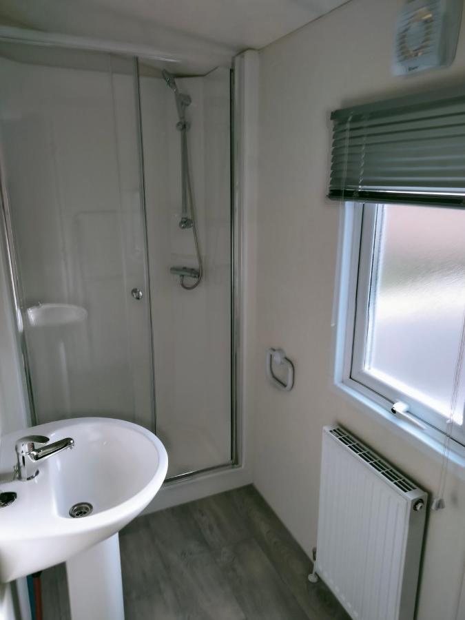 Bj Chalets - De Rug 1 - Vakantiepark Lauwersoog - Luxe Chalet Met Vaatwasser! Vroege Incheck! Ngoại thất bức ảnh